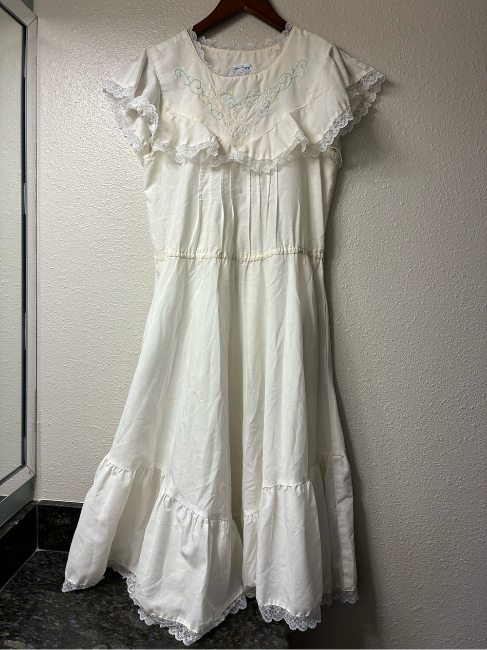 Vintage 1980’s Miss Joni of California White Lace Prairie Dress